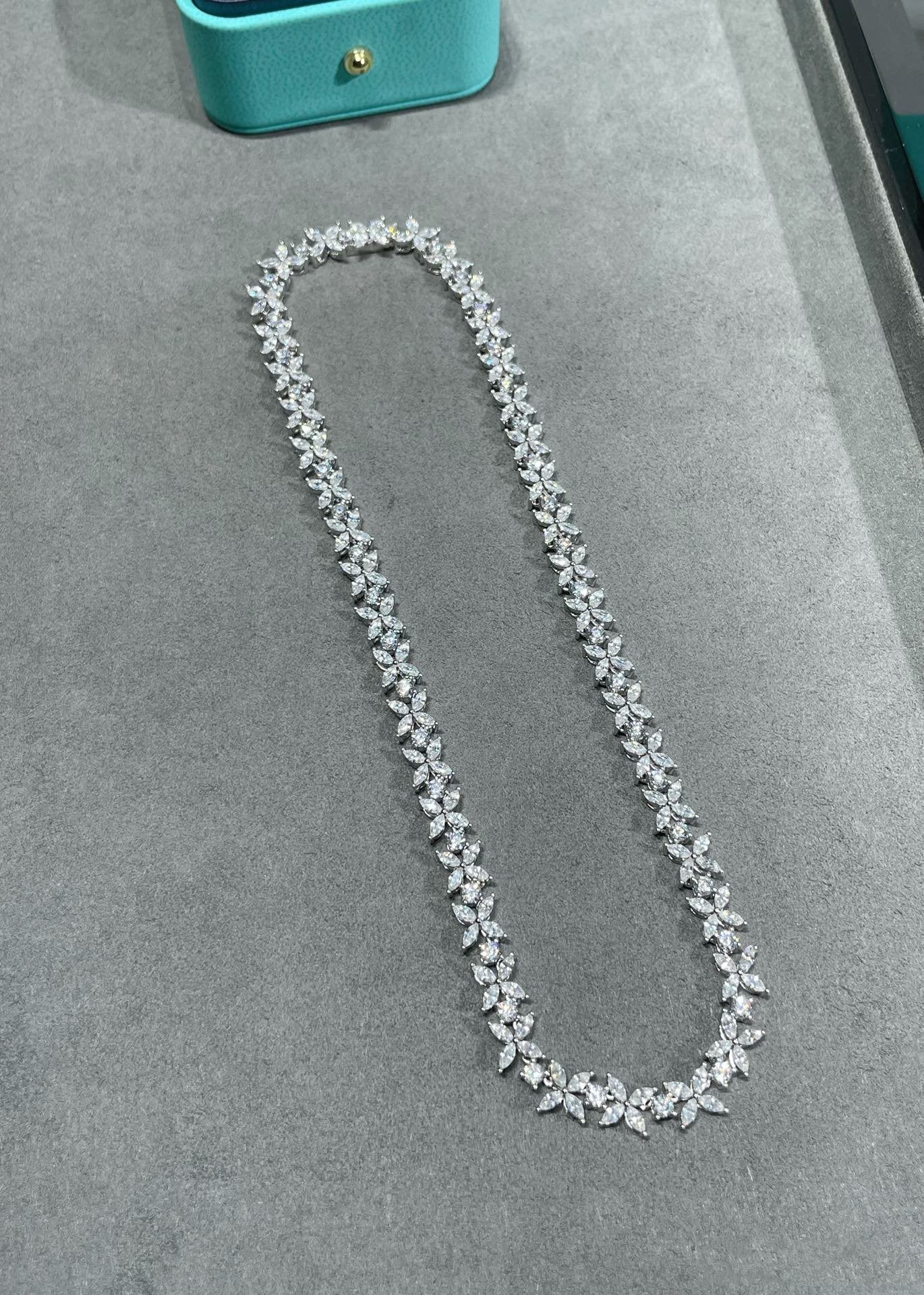 VICTORIA LINK MIXED CLUSTER SILVER DIAMOND NECKLACE