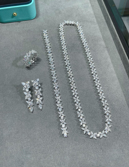 VICTORIA LINK MIXED CLUSTER SILVER DIAMOND NECKLACE