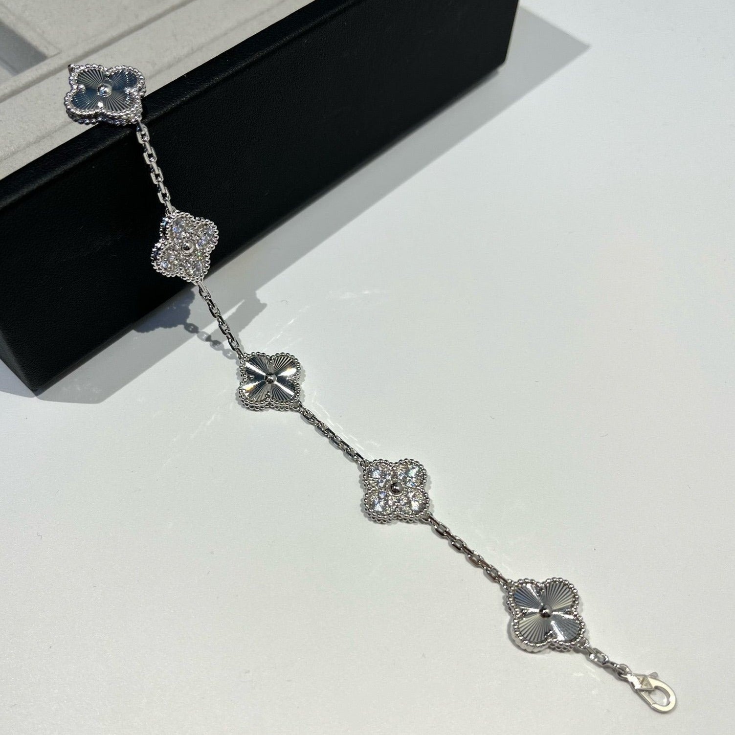 CLOVER 5 MOTIF SILVER DIAMOND BRACELET