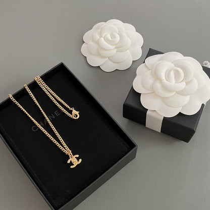 CC LOCK GOLD CHAIN NECKLACE