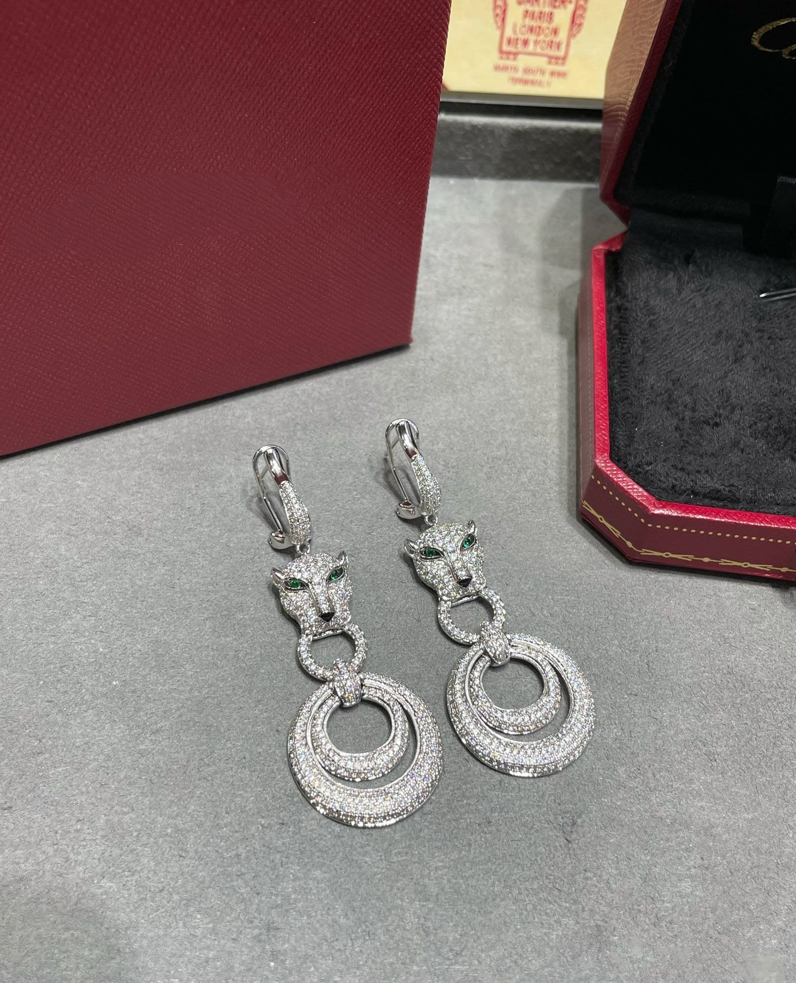 PANTHERE DE CARTI SILVER DIAMOND DROP EARRINGS