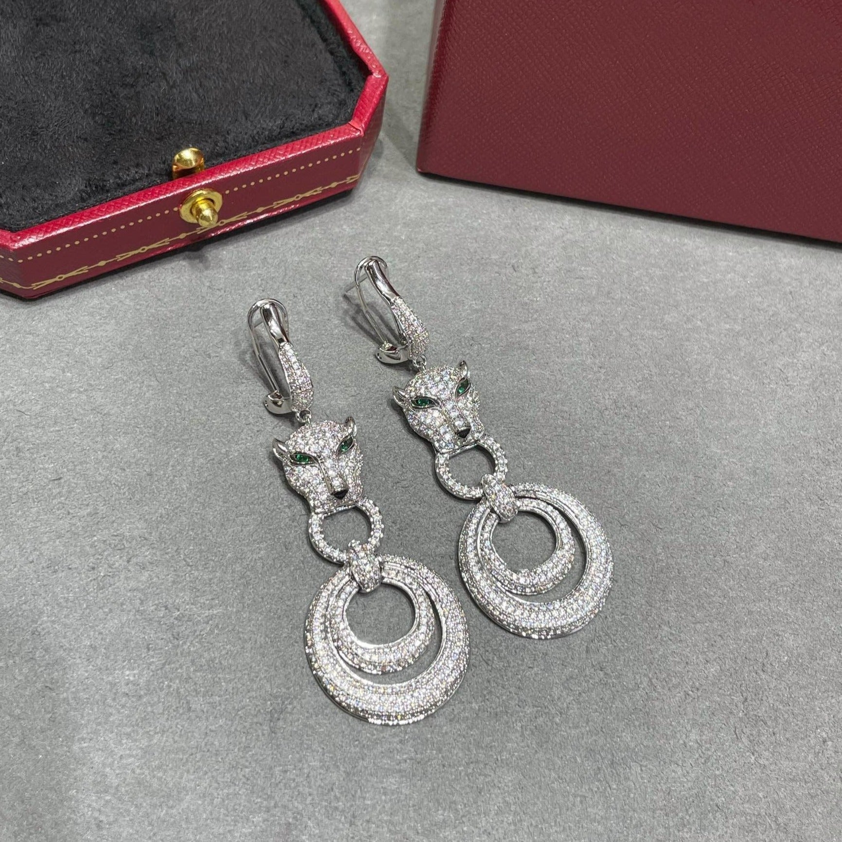 PANTHERE DE CARTI SILVER DIAMOND DROP EARRINGS