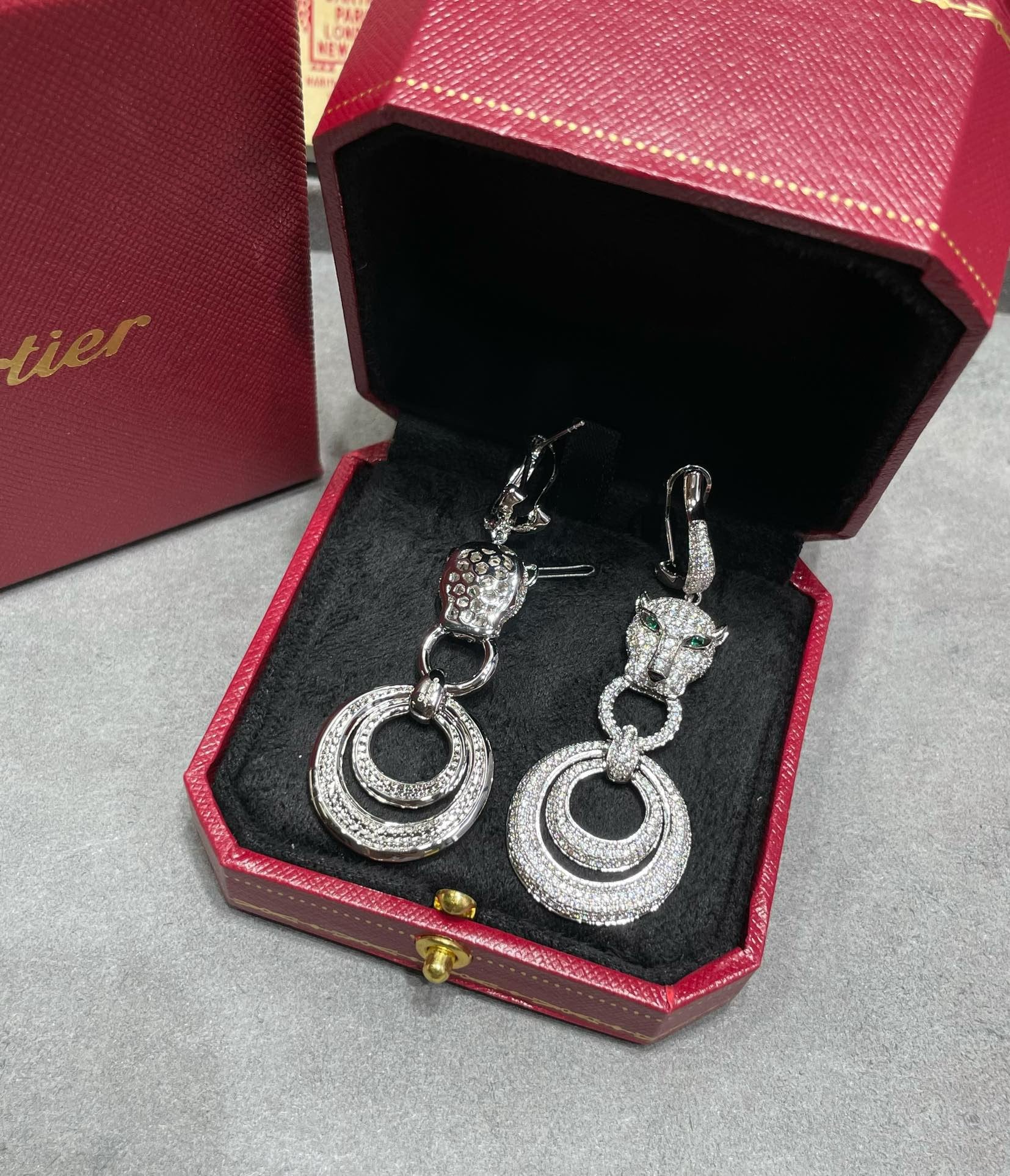 PANTHERE DE CARTI SILVER DIAMOND DROP EARRINGS