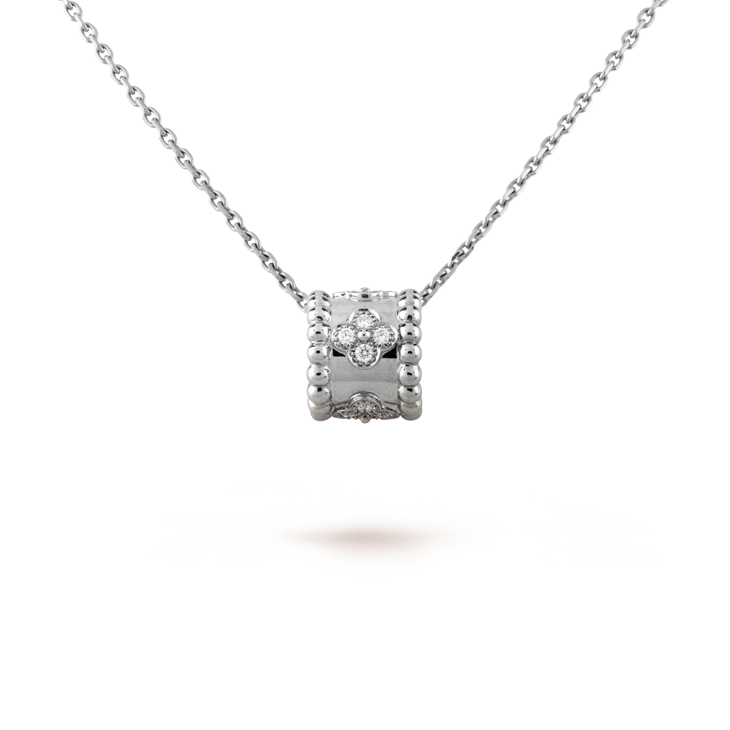 PERLEE PEDANT SIVLER DIAMOND NECKLACE