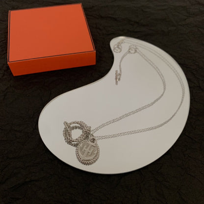 HM SILVER NECKLACE