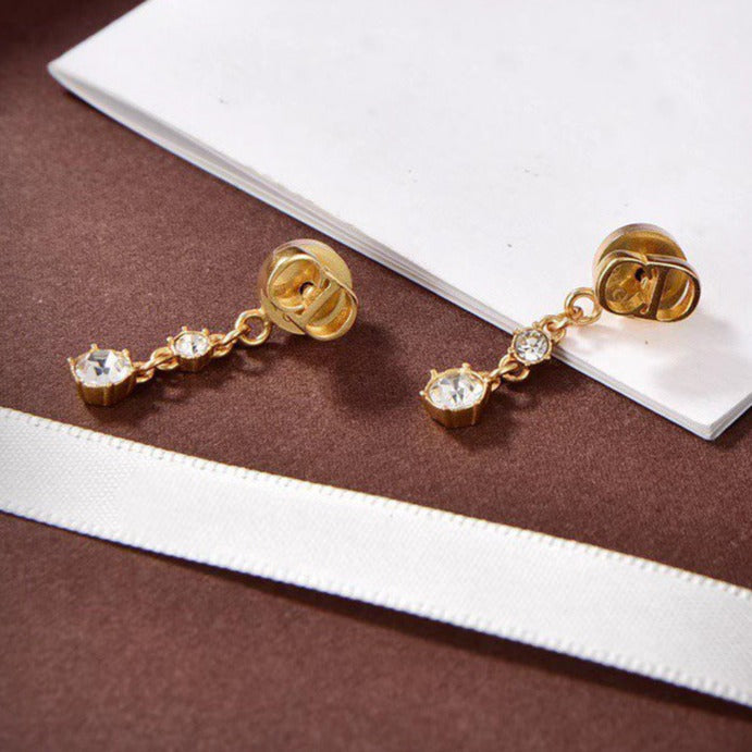 CD DROP GOLD 2 DIAMOND EARRINGS