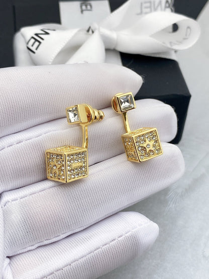 D-STAR GOLD DIAMOND EARRINGS