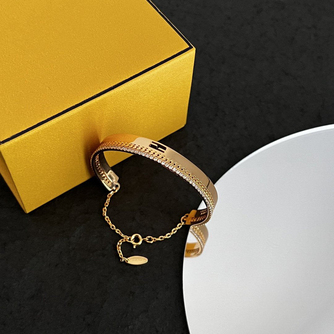 F BRACELET GOLD DIAMOND