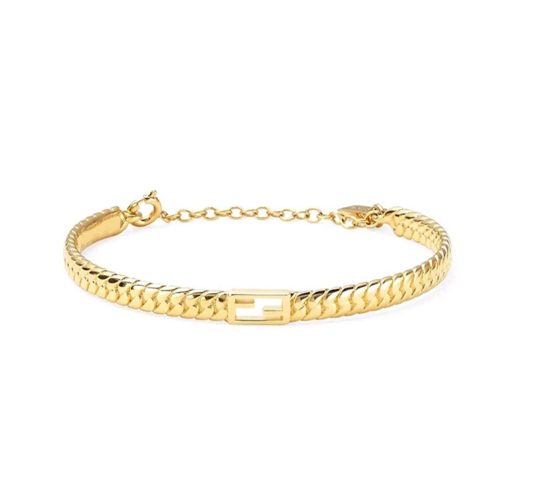 F BAGUETTE LINK CHAIN  GOLD BRACELET