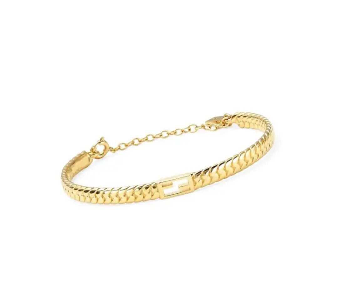 F BAGUETTE LINK CHAIN  GOLD BRACELET