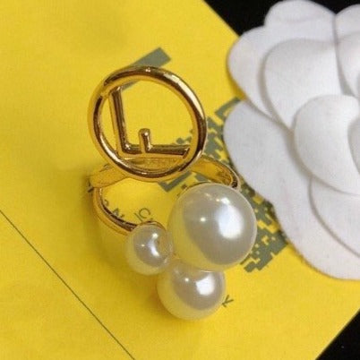 F PEARL GOLD RING