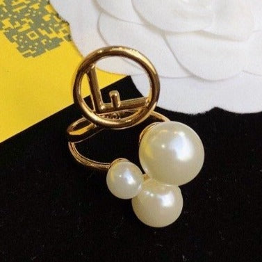 F PEARL GOLD RING