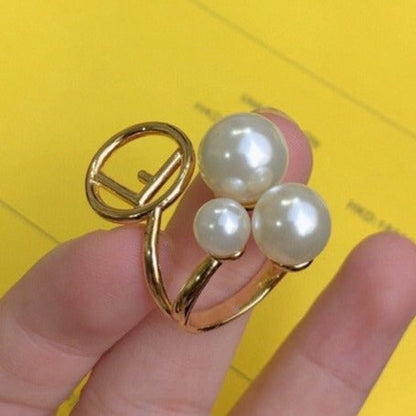 F PEARL GOLD RING