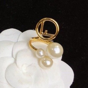 F PEARL GOLD RING