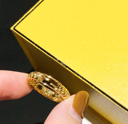 BAGUETTE RING GOLD