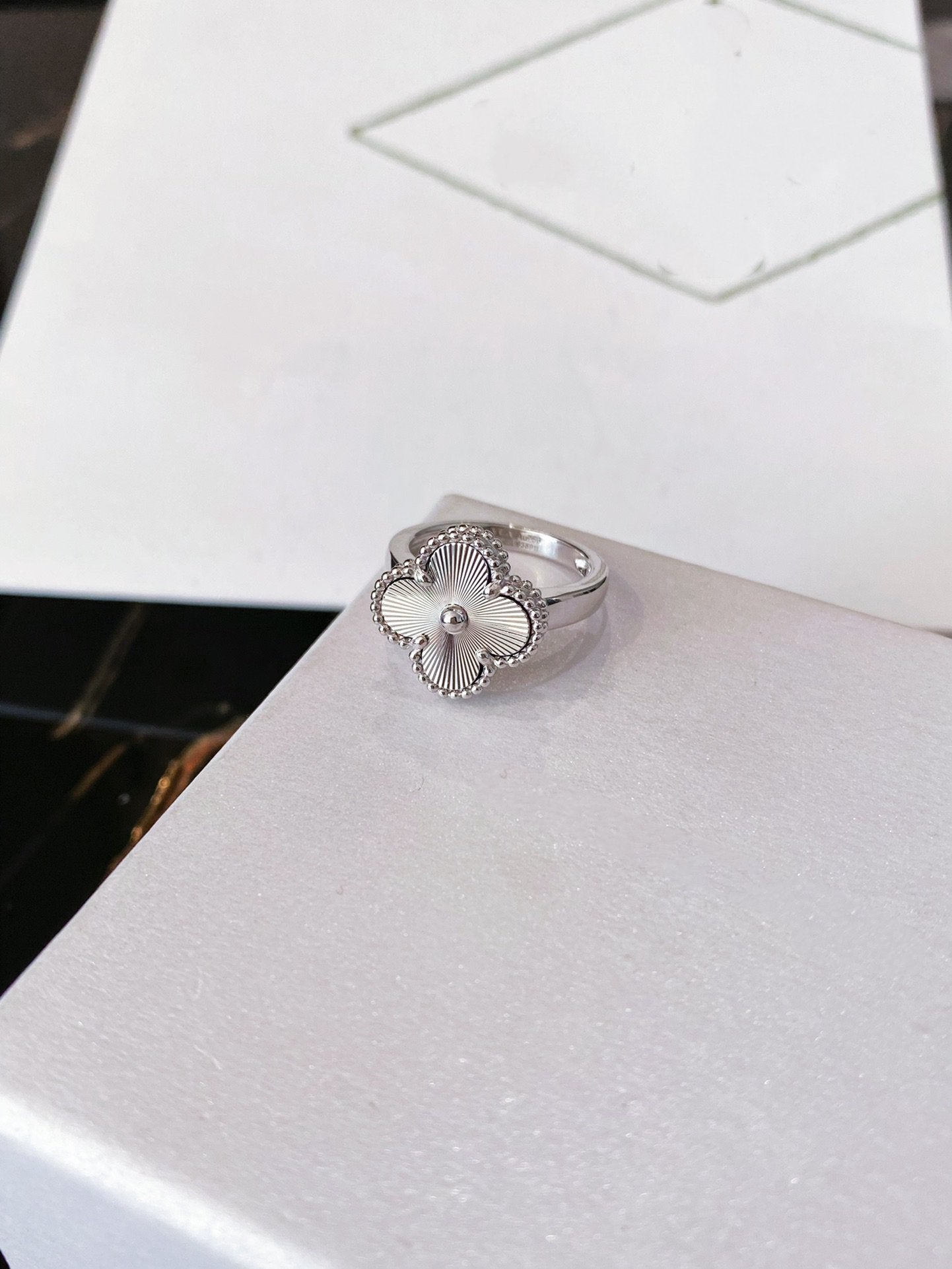 CLOVER SILVER RING