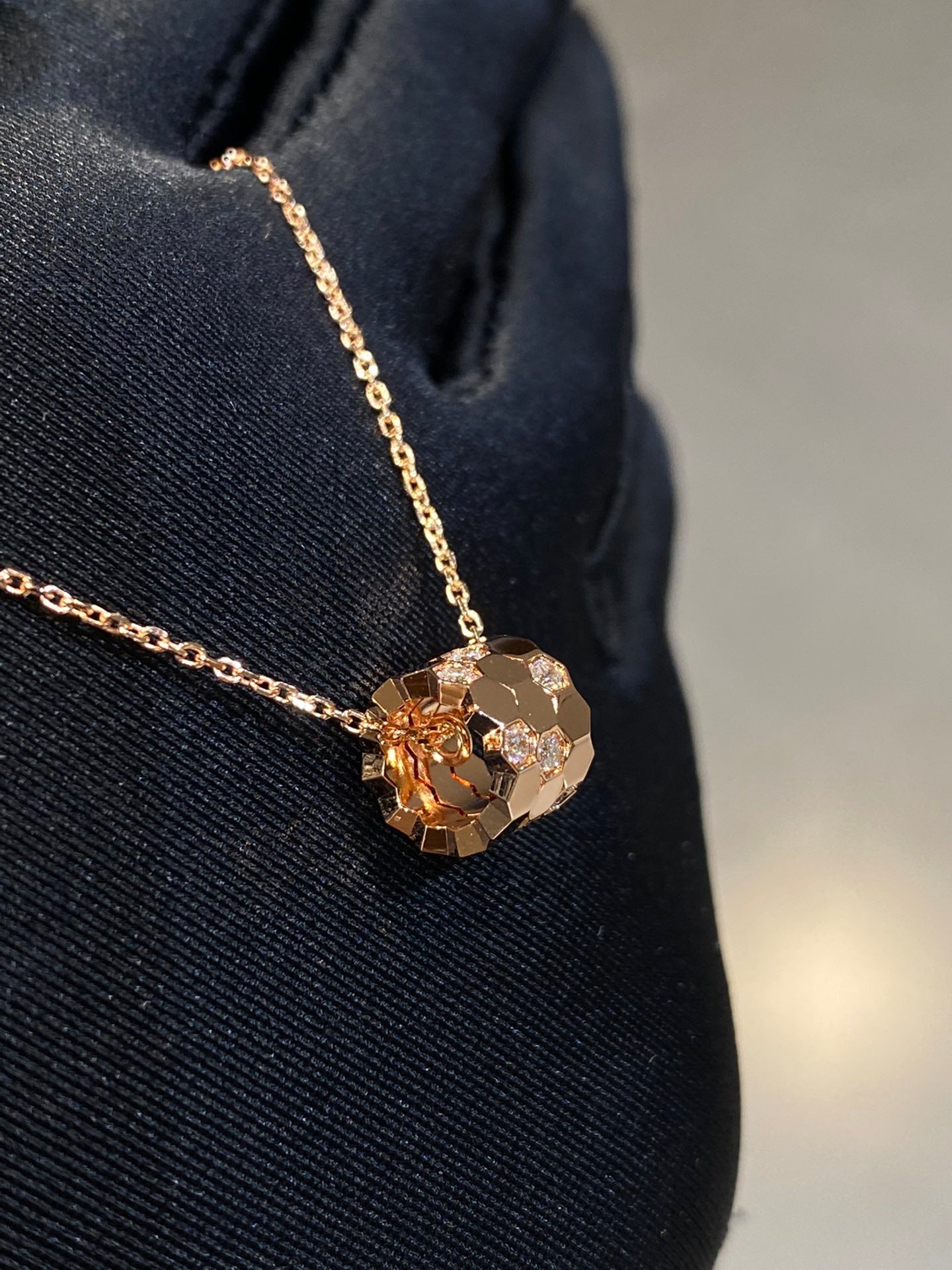 BEE LOVE DIAMOND NECKLACE