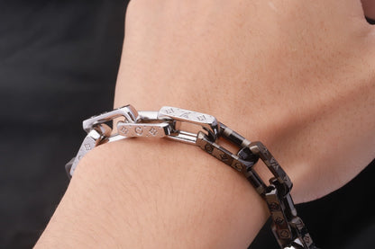 MONOGRAM CHAIN BRACELET BLACK WHITE