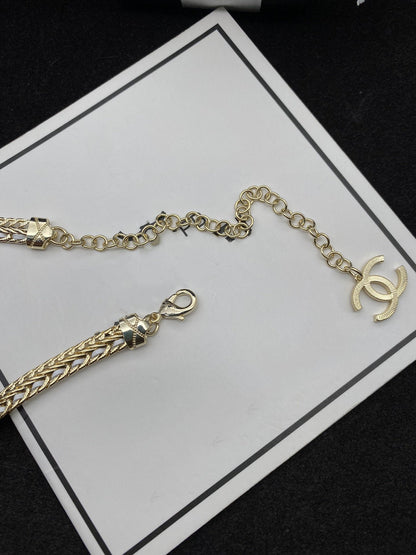 DOUBLE C WHITE STRING NECKLACE GOLD DIAMOND