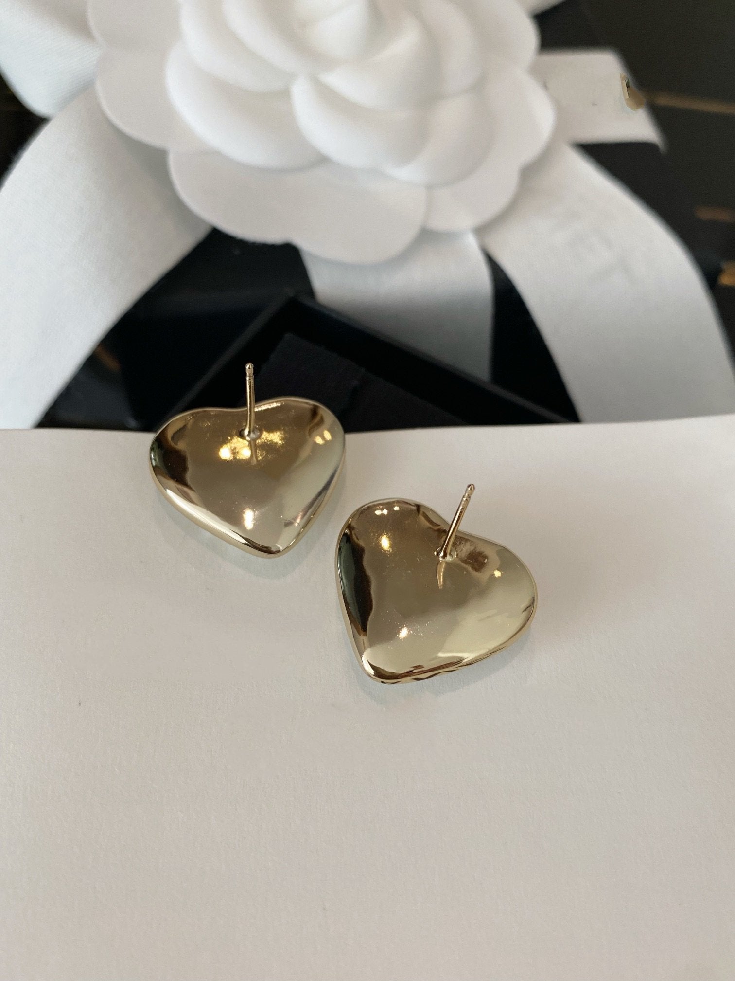 DOUBLE C HEART GOLD MOP EARRINGS