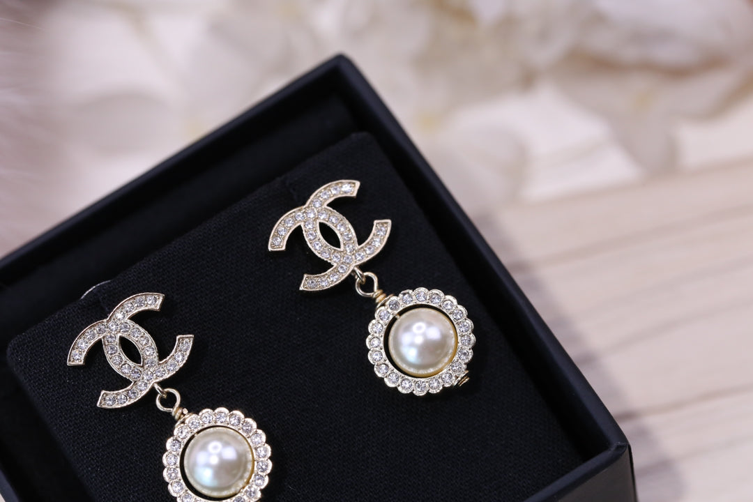 DOUBLE C PEARL SILVER DIAMOND EARRINGS