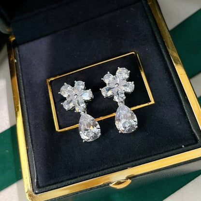 GRA IRREGULA FLOWERS WATER DROPS SILVER DIAMOND EARRINGS