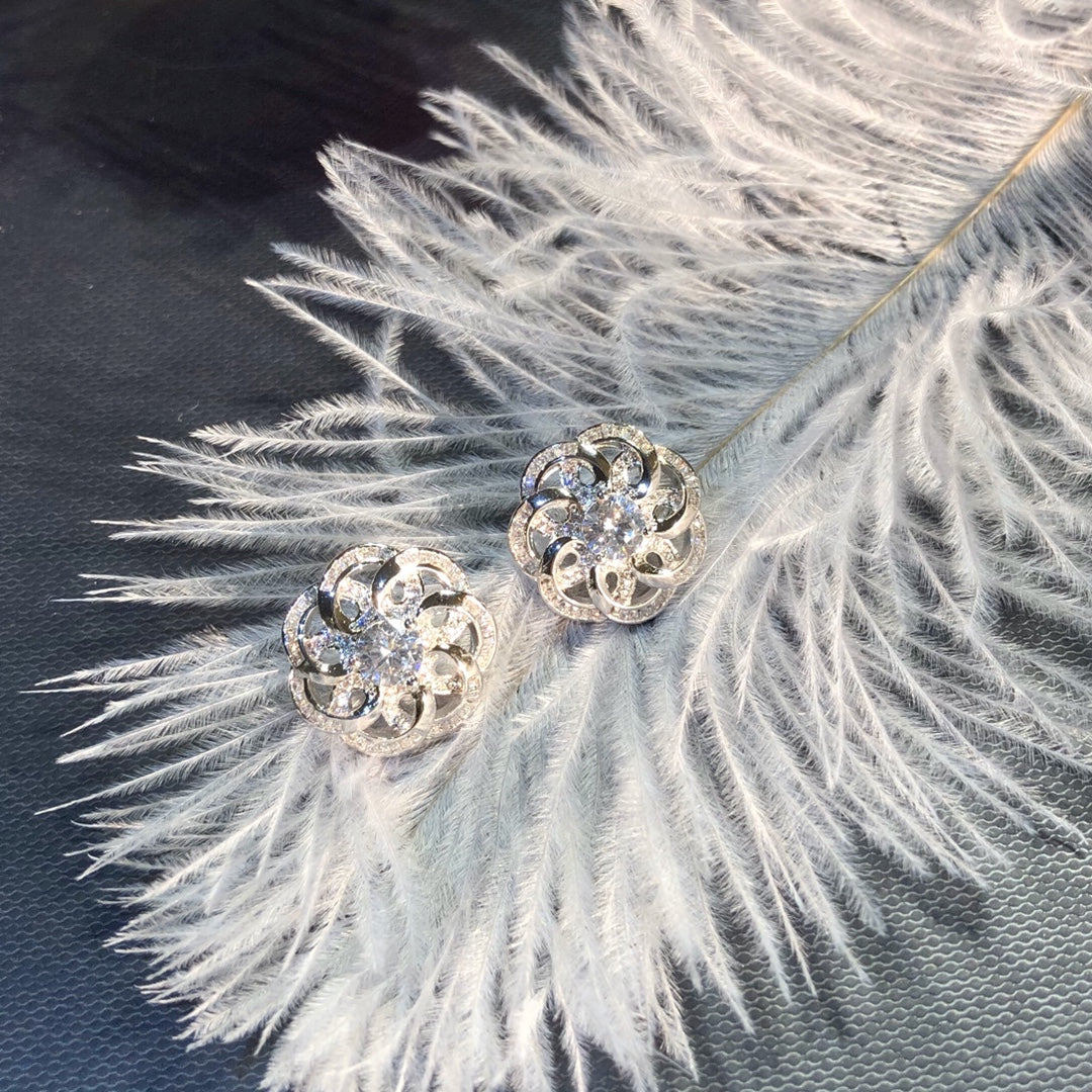 FLOWER SILVER DIAMOND EARRINGS