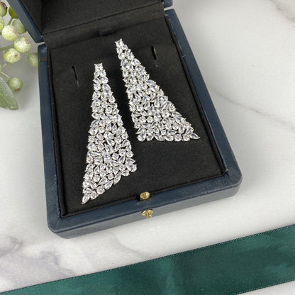 GRA TRIANGLE WATER SILVER DIAMOND DROP EARRINGS