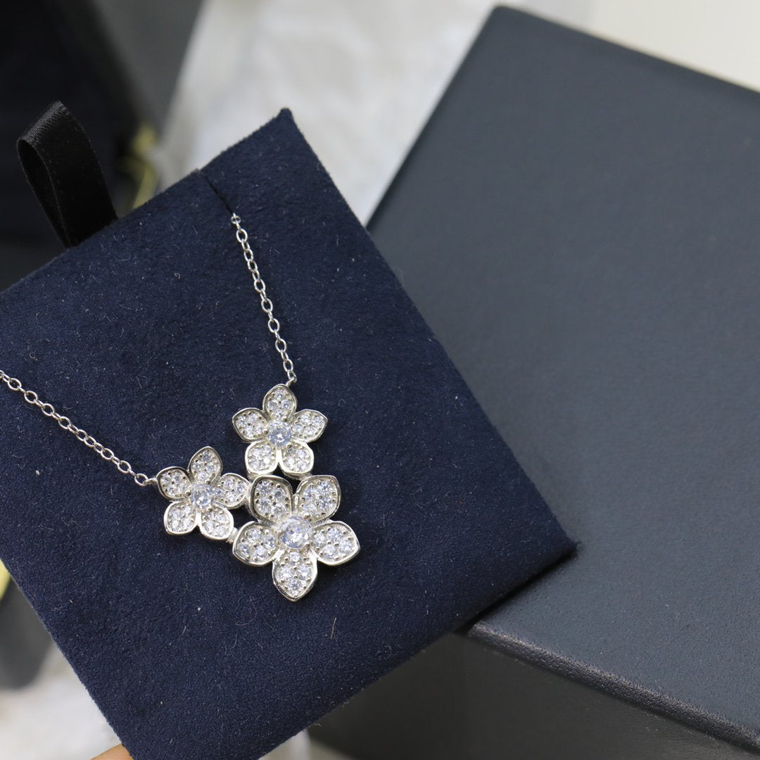 WILD FLOWER SILVER DIAMOND CLUSTER NECKLACE