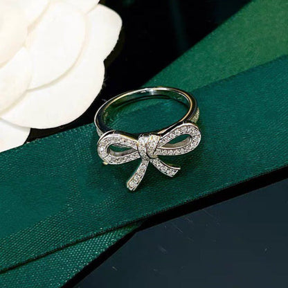 TILDA BOW MINI SILVER DIAMOND RING