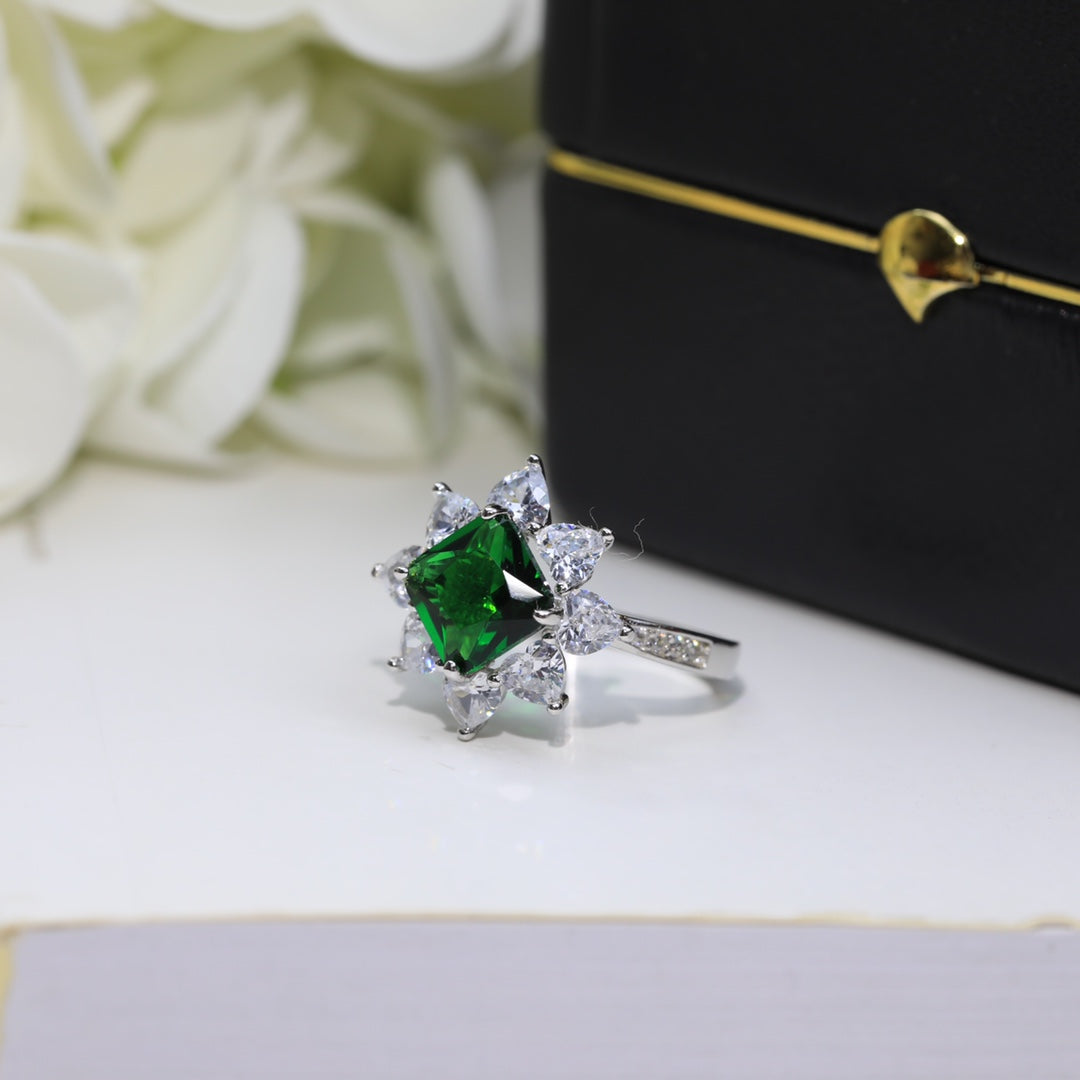 GRA SILVER GREEN DIAMOND RING