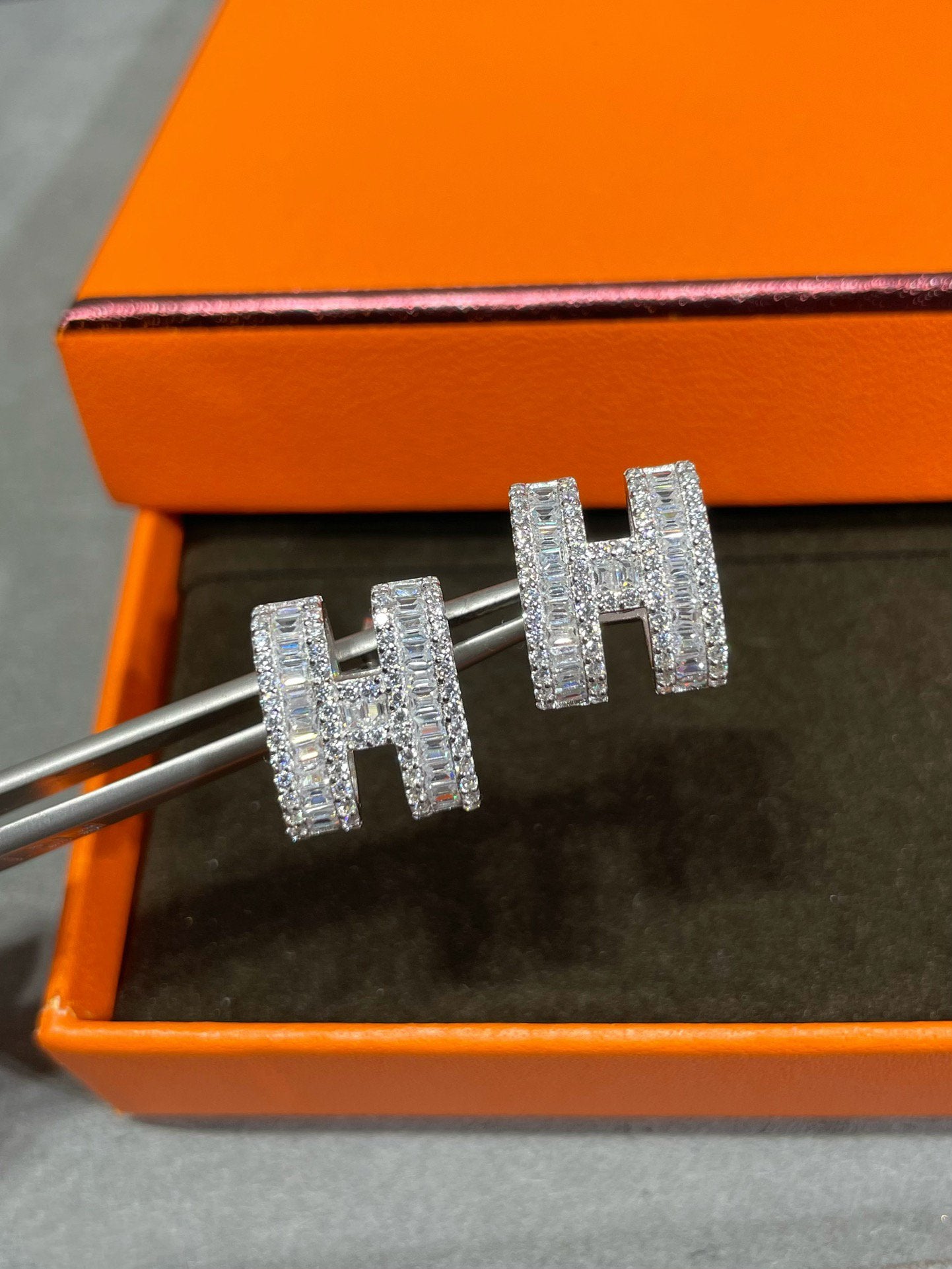 H STUD EARRINGS WITH SILVER DIAMONDS