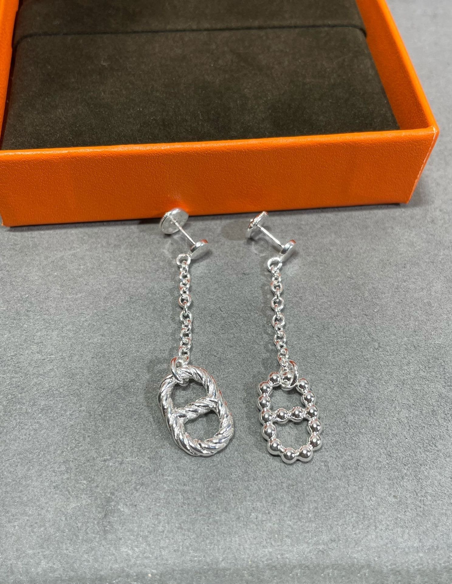 H PLAIN SILVER AB PIG NOSE EARRINGS