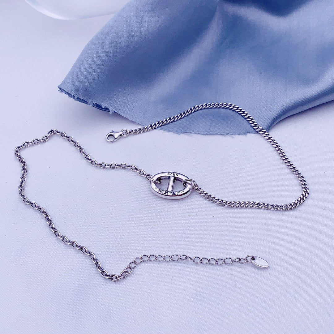 HM SILVER PENDANT NECKLACE