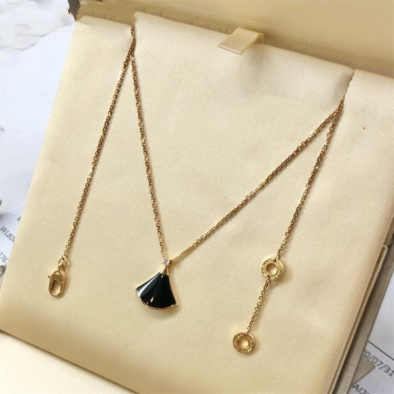 DREAM NECKLACE ONYX 1 DIAMOND