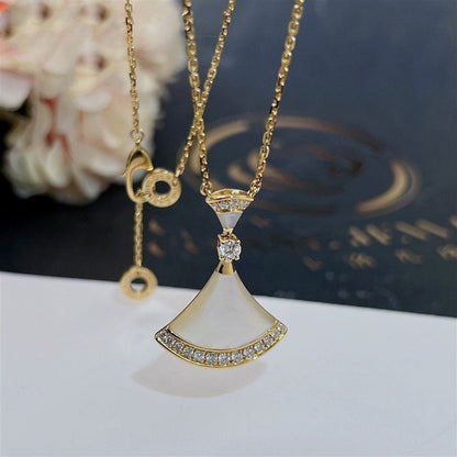 DREAM NECKLACE MOP GOLD DIAMOND