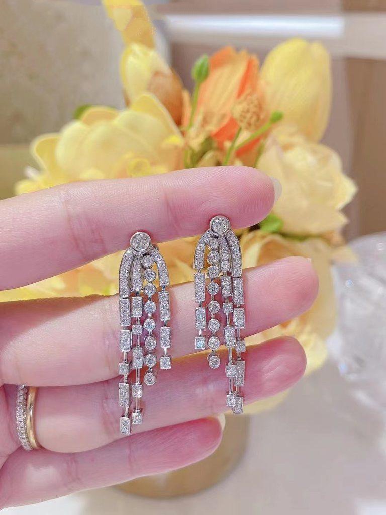 FONTAINE EARRINGS SILVER DIAMOND