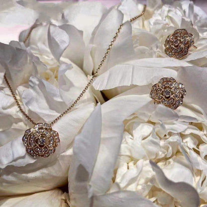 BOUTON DE CAMELIA GOLD DIAMOND NECKLACE