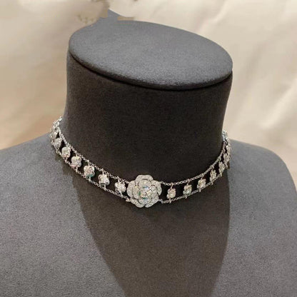 BOUTON CAMELIA NECKLACE SILVER DIAMOND