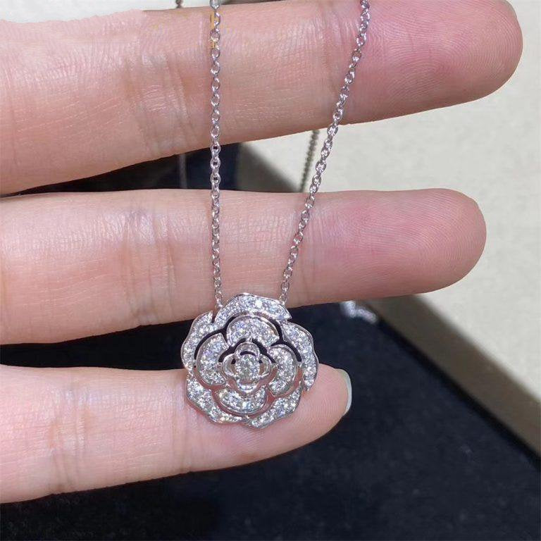 BOUTON DE CAMELIA NECKLACE SILVER DIAMOND