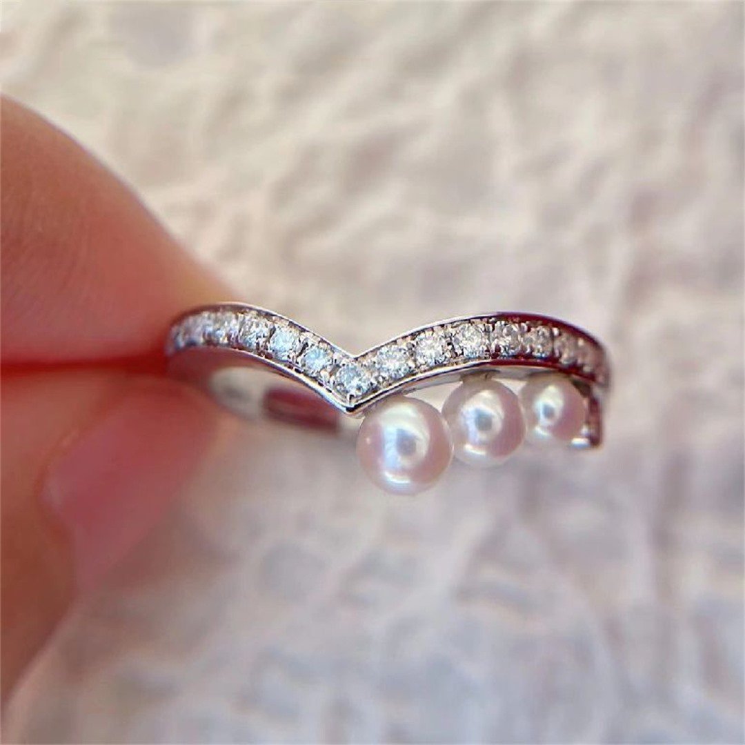 JOSEPHINE SILVER DIAMOND RING