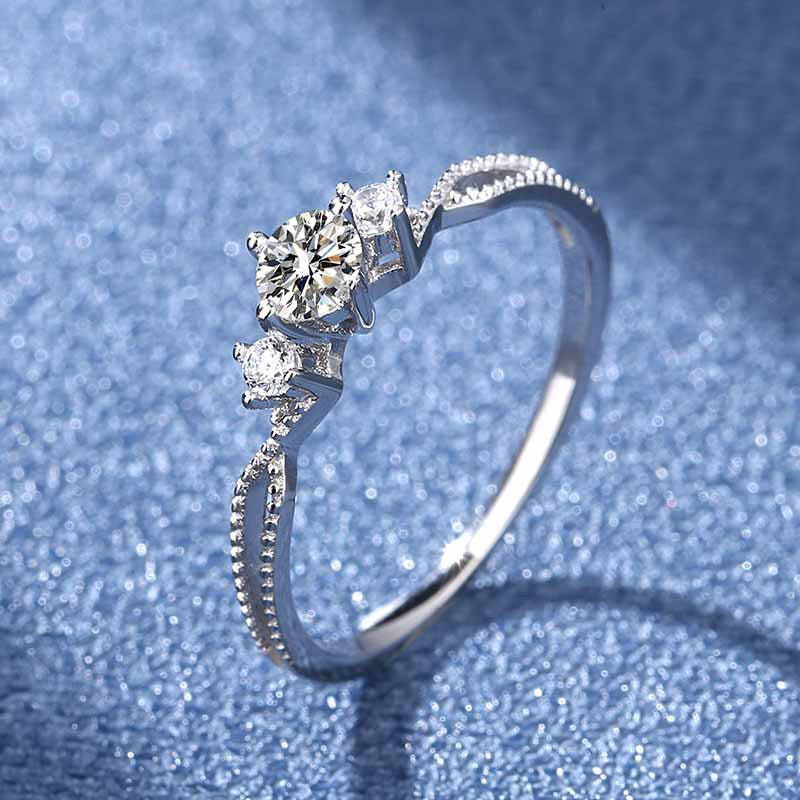 Moissanite Wedding Ring - Timeless Elegance in High-Quality Silver