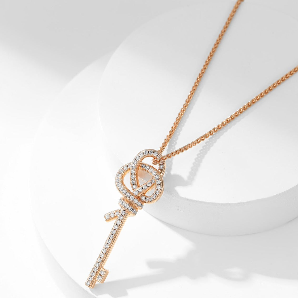 tiffan key woven diamond necklace