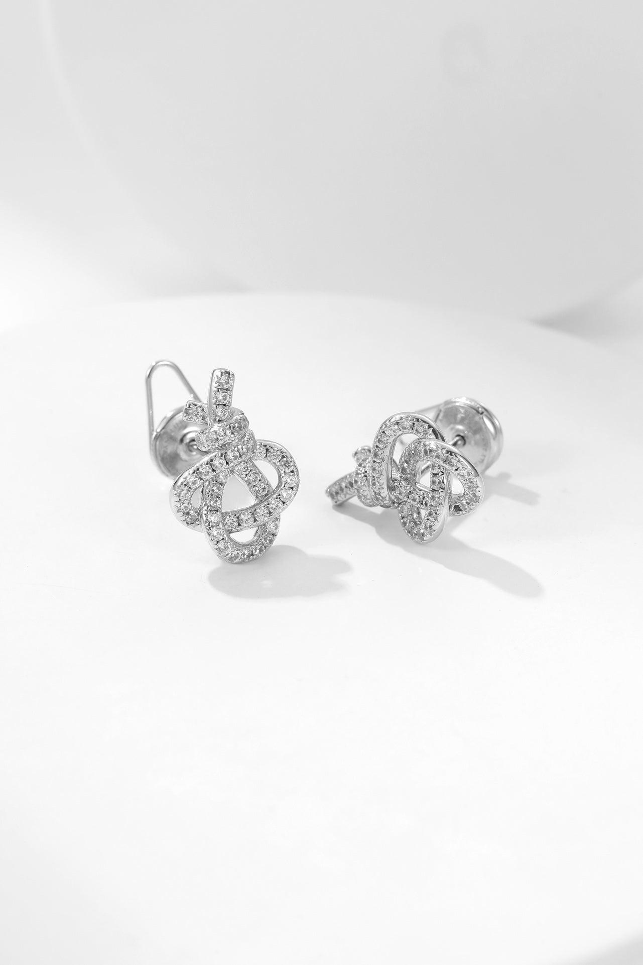 tiffan key woven diamond earrings