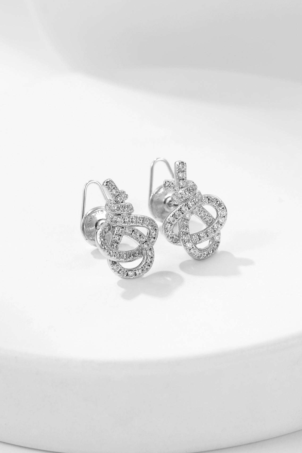 tiffan key woven diamond earrings