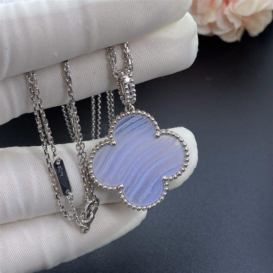 CLOVER SILVER CHALCEDONY BIG CLOVER NECKLACE