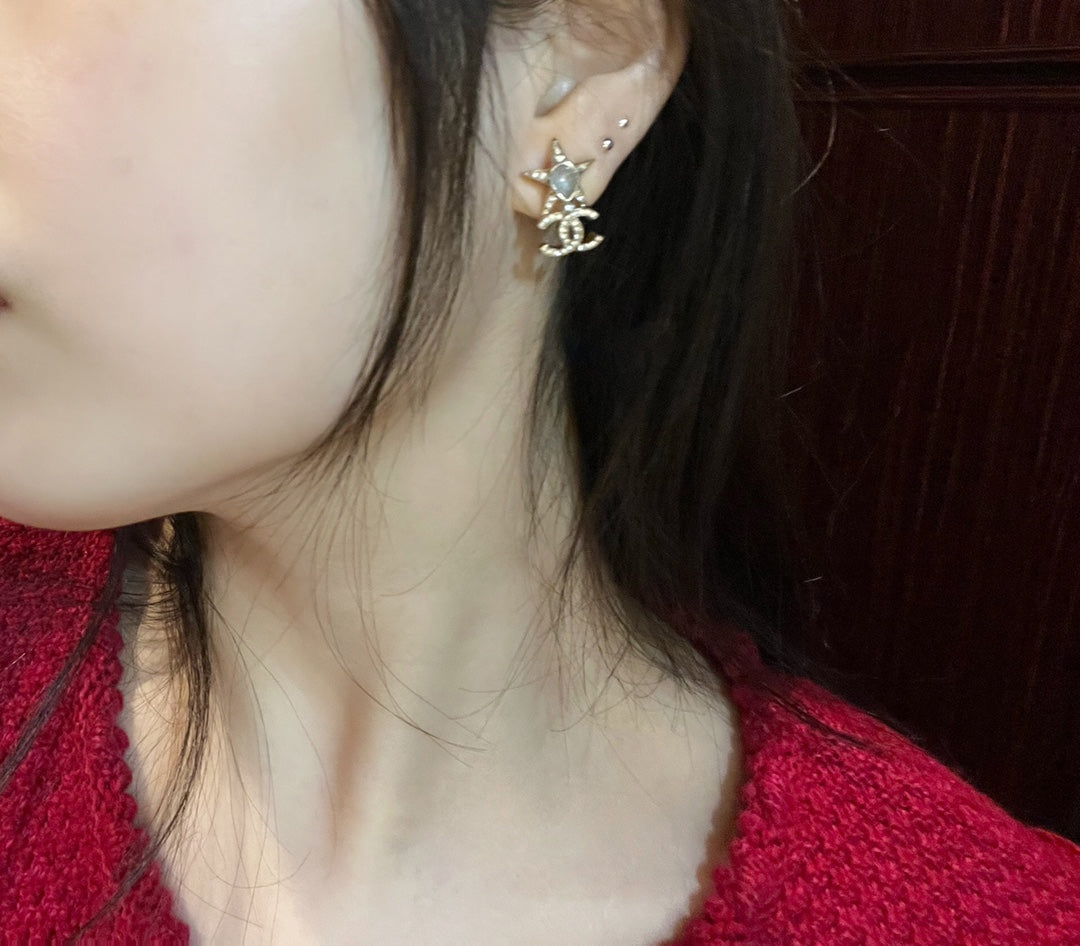 DOUBLE C GOLD STAR EARRINGS