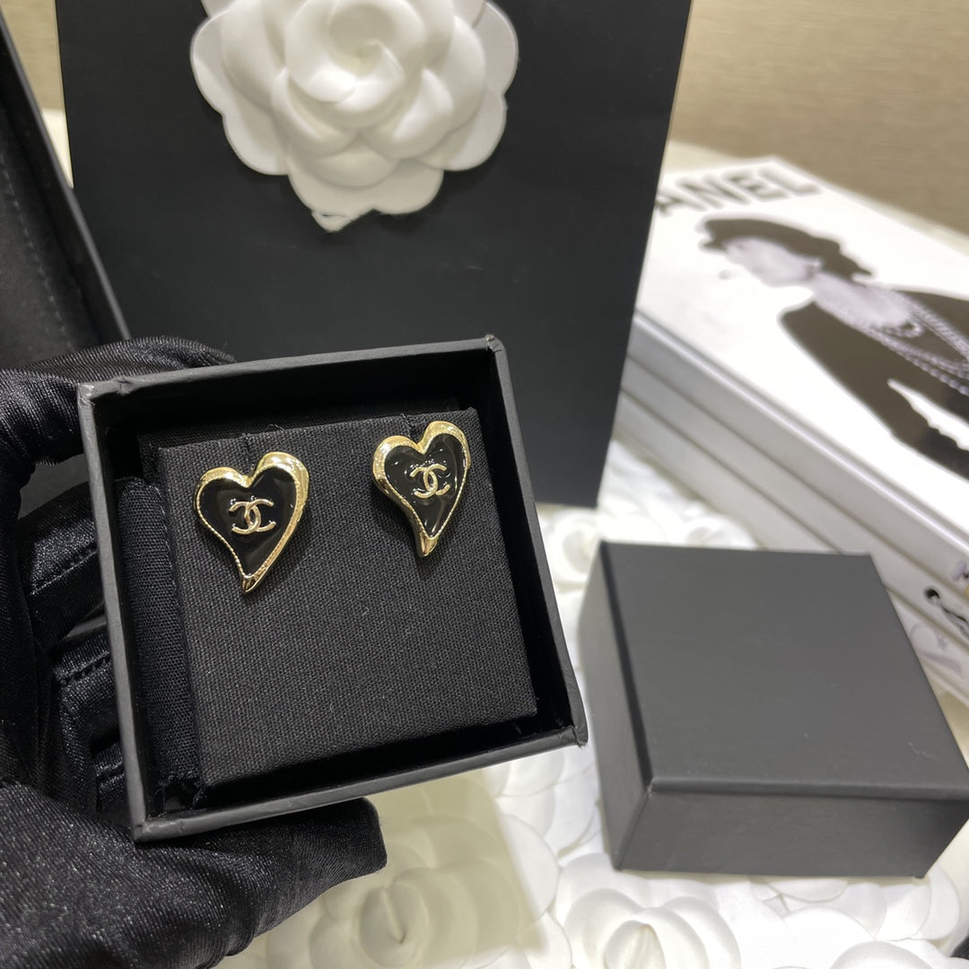 DOUBLE C GOLD LOVE HEART EARRINGS