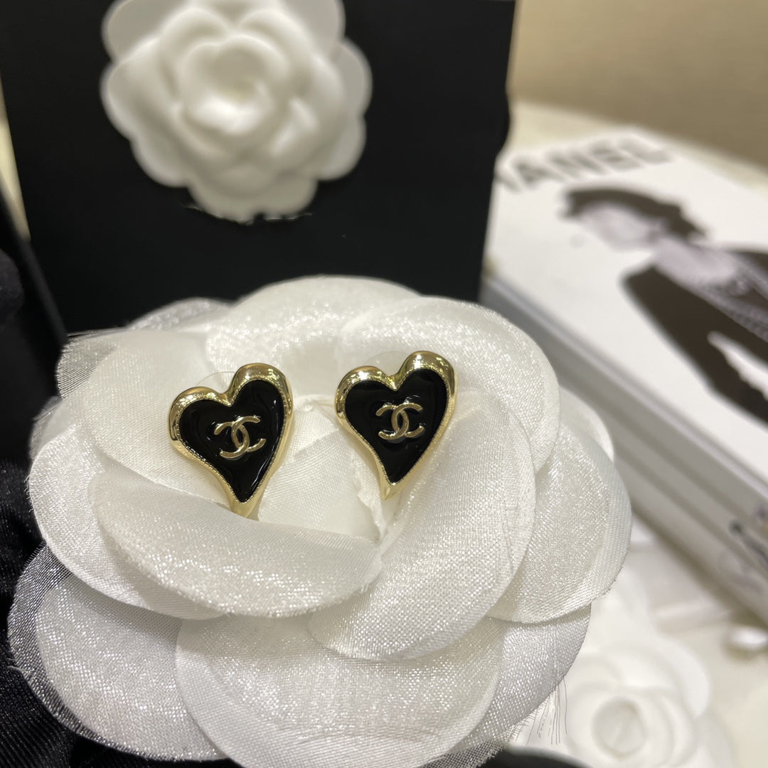 DOUBLE C GOLD LOVE HEART EARRINGS