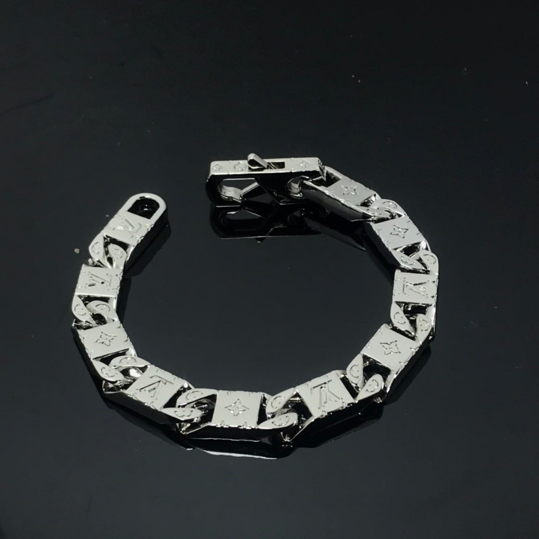 CHAIN LINK MONOGRAM SILVER BRACELET